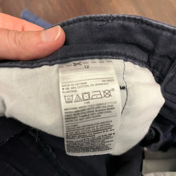 Old Navy Boy’s Khaki Shorts Size 12 Bermuda Dark School Uniform Blue 26” Waist - Picture 3 of 4